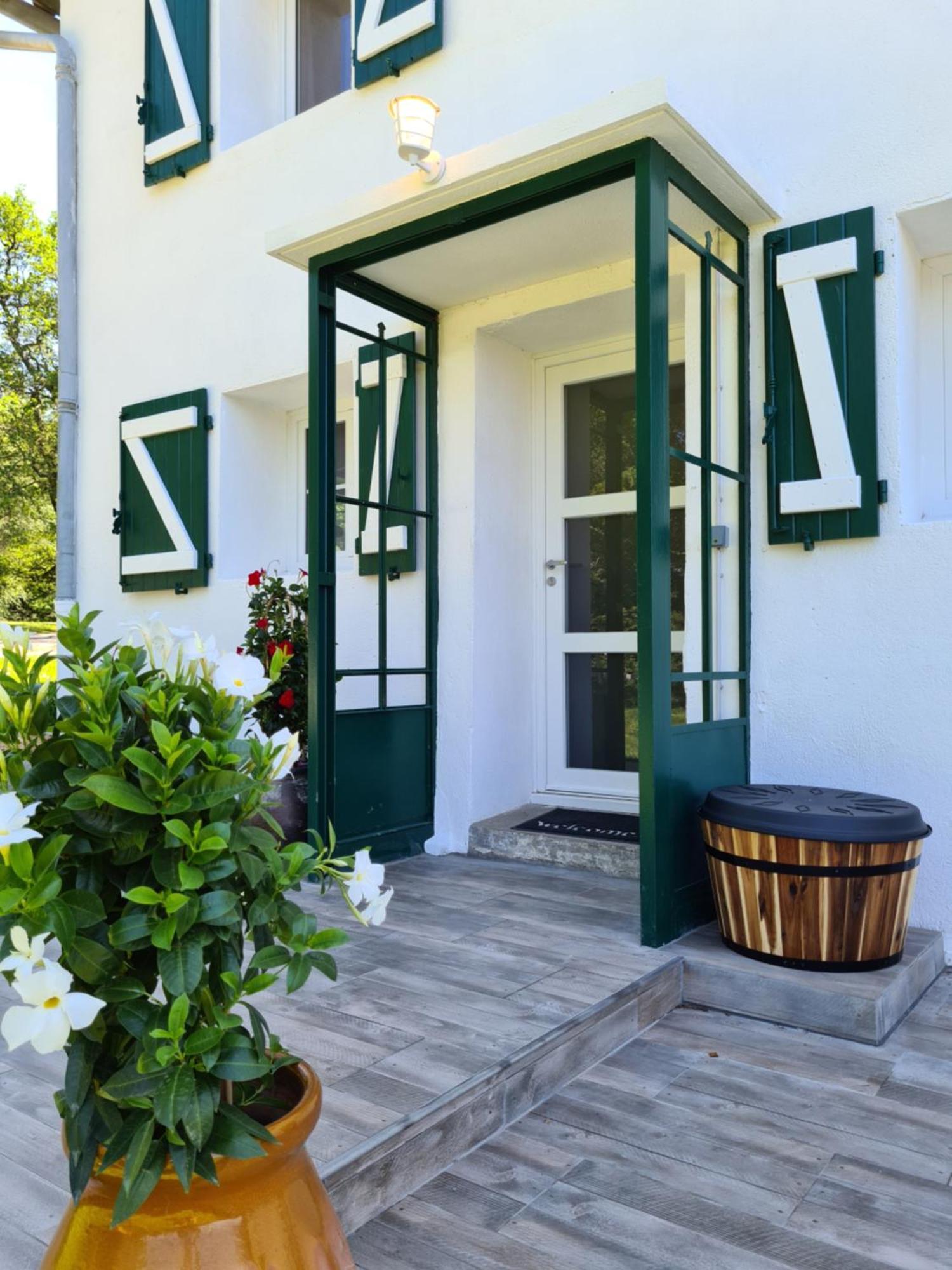 Gite Confortable Avec Spa Prive Et Confort Moderne Pont-de-Larn Exterior photo